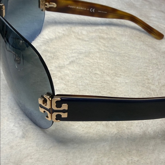 TORY BURCH TY6003 SHIELD RIMLESS W/ GRAY LENSES main image 9